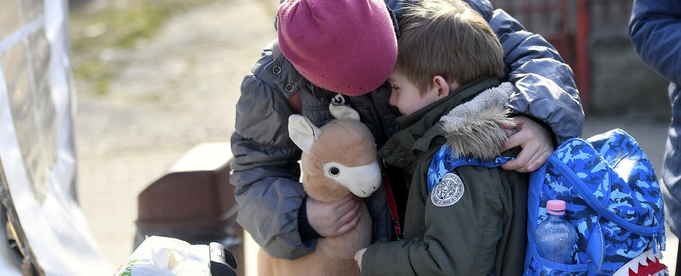 dytyna-vyizhdzhaie-za-kordon-vazhlyvo-znaty-14-image