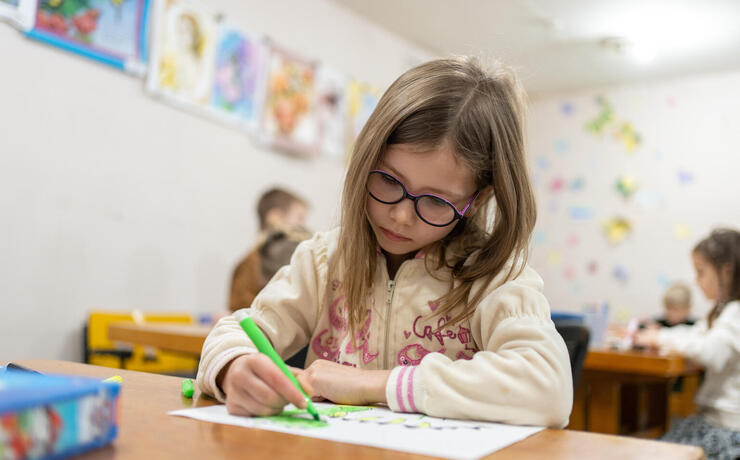 bezpechne-spilkuvannia-v-merezhi-praktychni-porady-dlia-batkiv-433-image